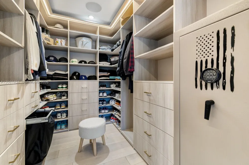 771 Fairway Dr Miami Beach, FL 33141