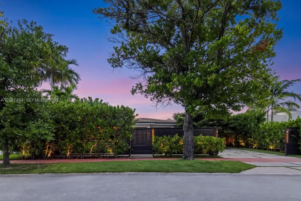 771 Fairway Dr Miami Beach, FL 33141