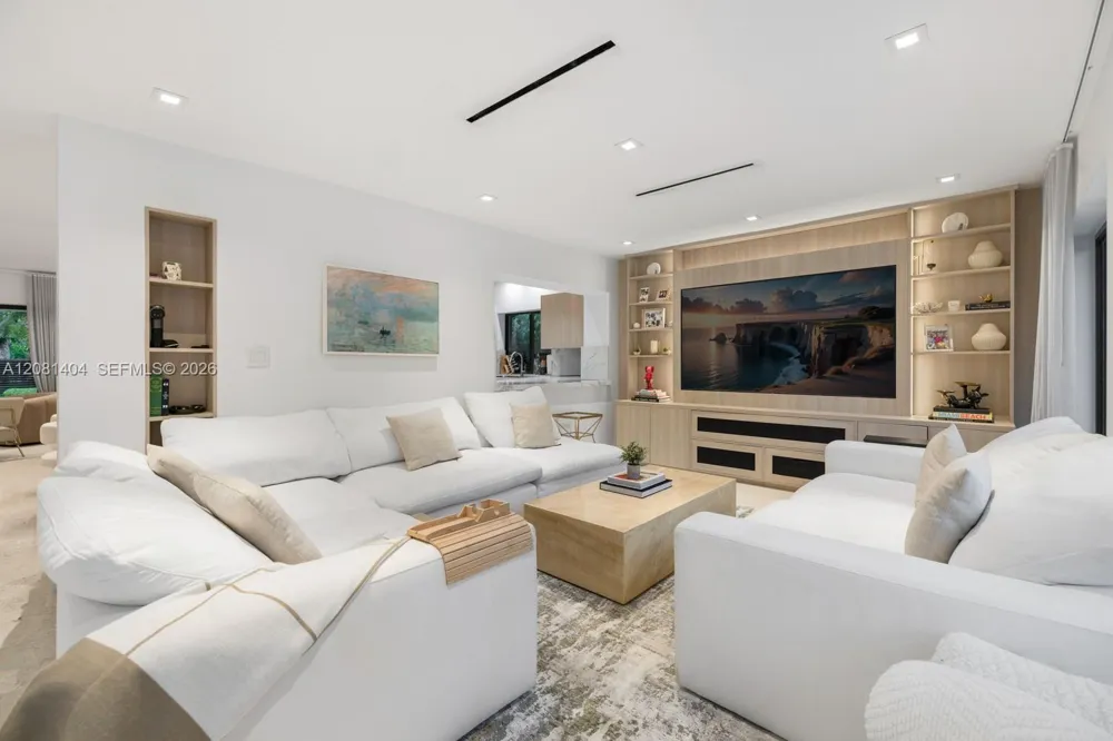 771 Fairway Dr Miami Beach, FL 33141