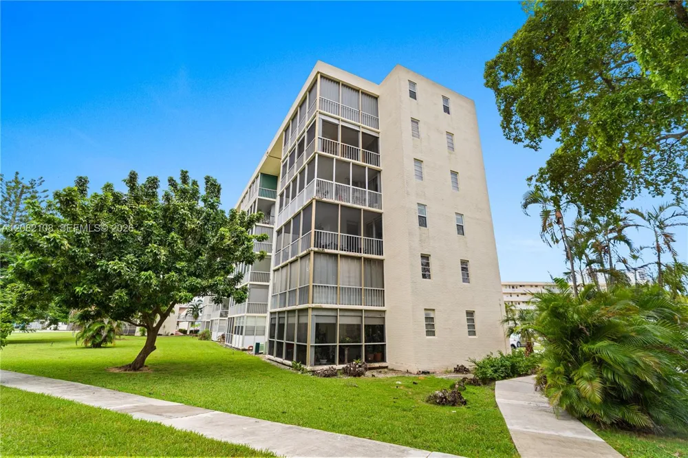 2903 Point East Dr #K503 Aventura, FL 33160