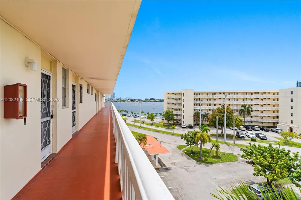 2903 Point East Dr #K503 Aventura, FL 33160