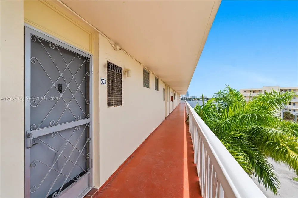 2903 Point East Dr #K503 Aventura, FL 33160
