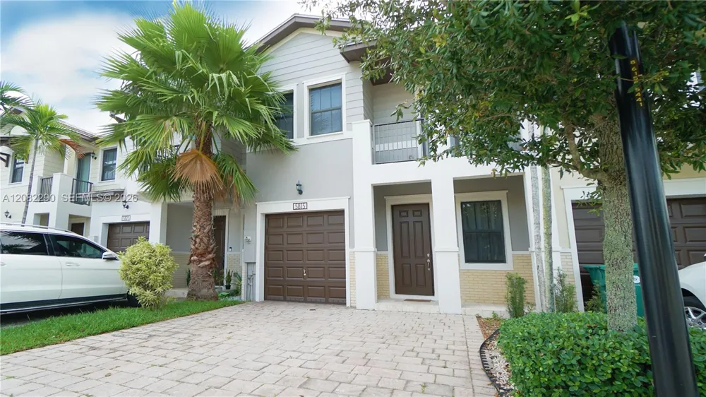 5815 NW 104th Path Doral, FL 33178