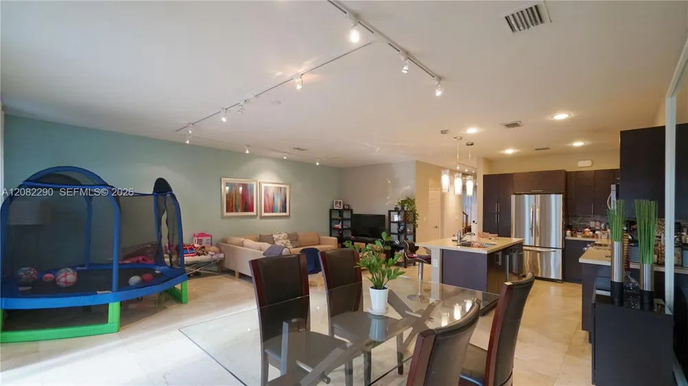 5815 NW 104th Path Doral, FL 33178