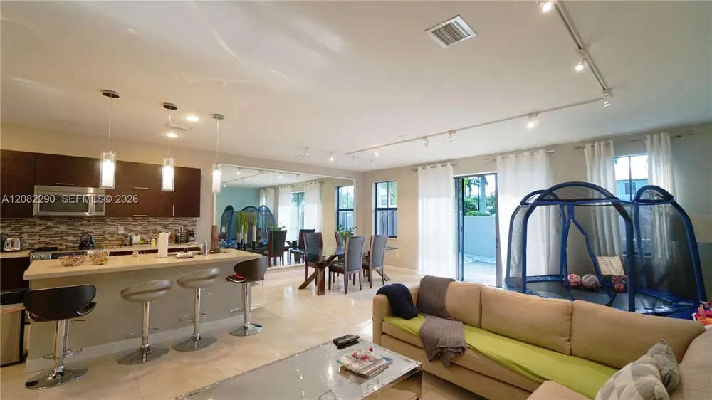 5815 NW 104th Path Doral, FL 33178