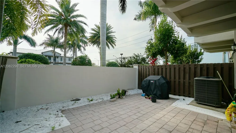 5815 NW 104th Path Doral, FL 33178