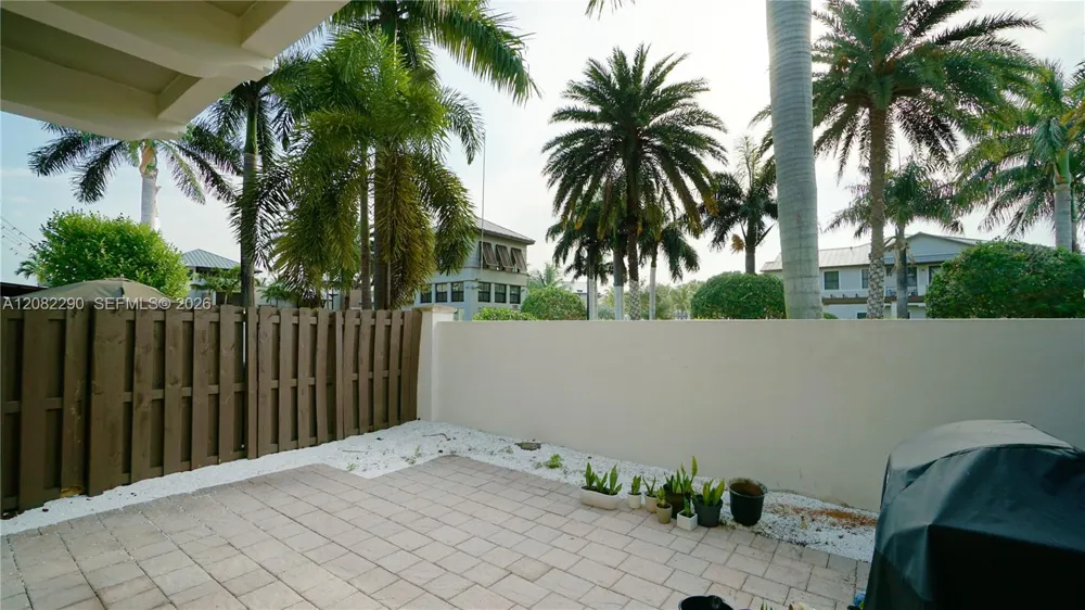 5815 NW 104th Path Doral, FL 33178