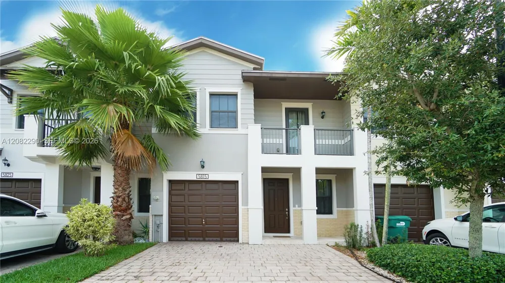 5815 NW 104th Path Doral, FL 33178