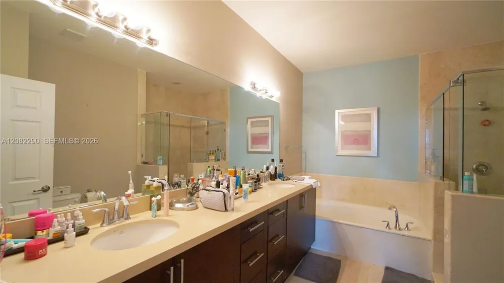 5815 NW 104th Path Doral, FL 33178