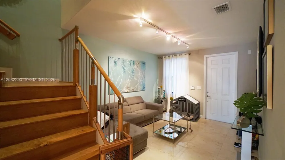 5815 NW 104th Path Doral, FL 33178