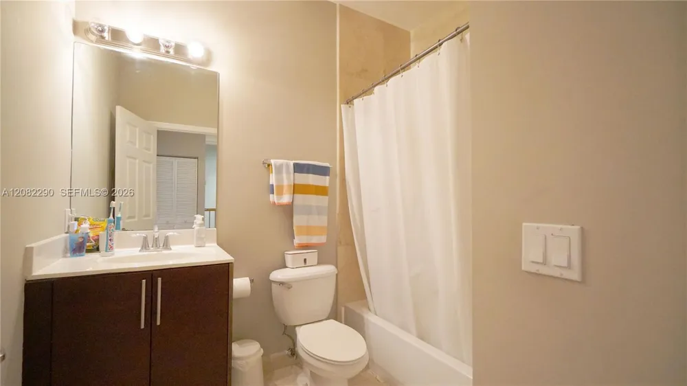 5815 NW 104th Path Doral, FL 33178