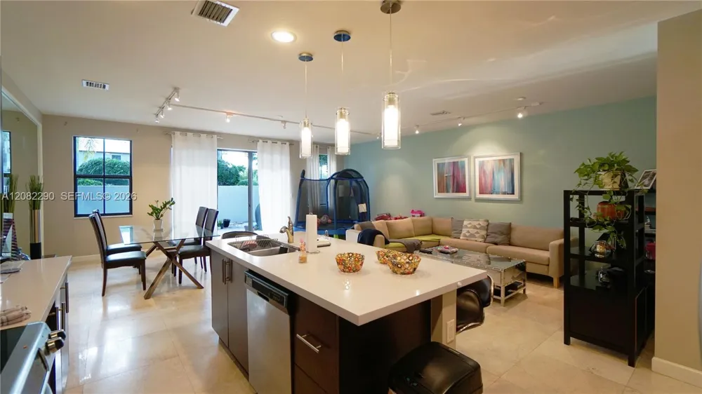 5815 NW 104th Path Doral, FL 33178