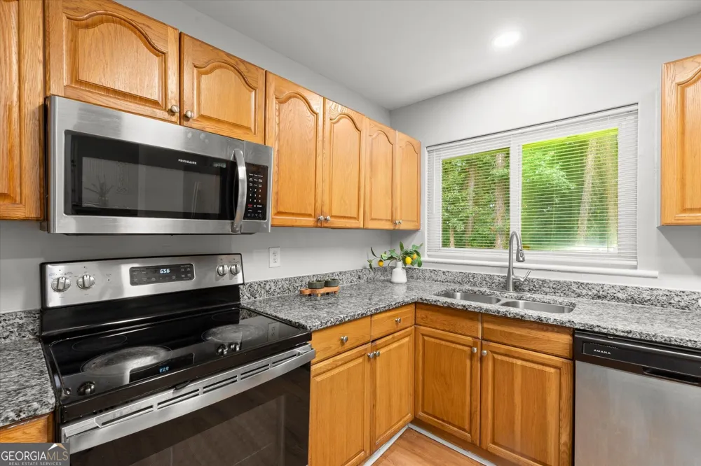 677 N Hairston RD Stone Mountain, GA 30083