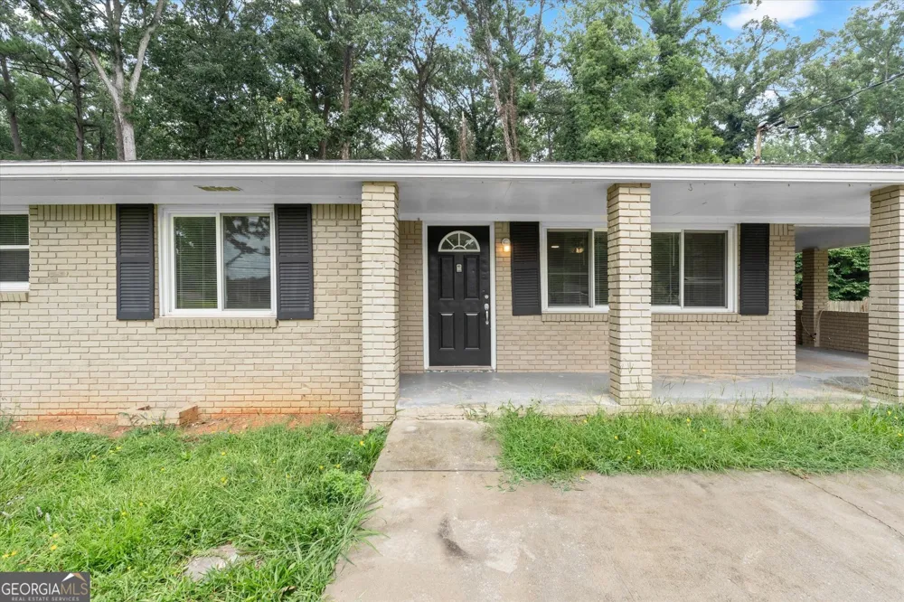 677 N Hairston RD Stone Mountain, GA 30083
