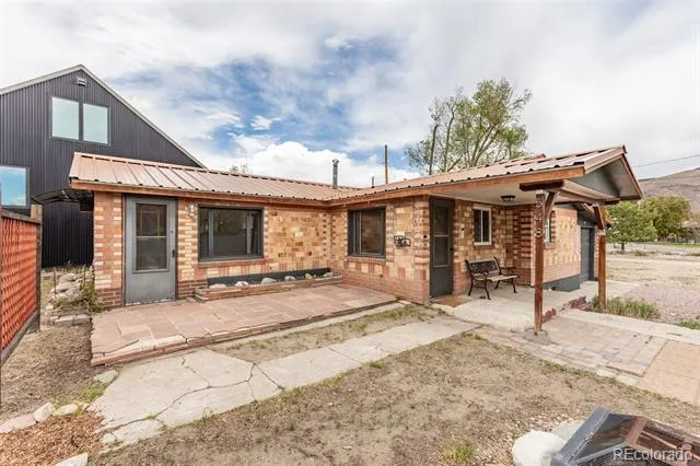 548 E Third Street Salida, CO 81201