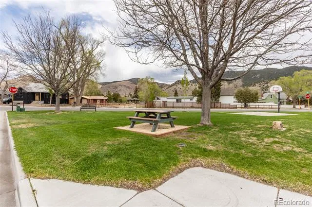 548 E Third Street Salida, CO 81201