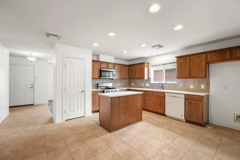 3211 Falcon Trail Drive Spring, TX 77373