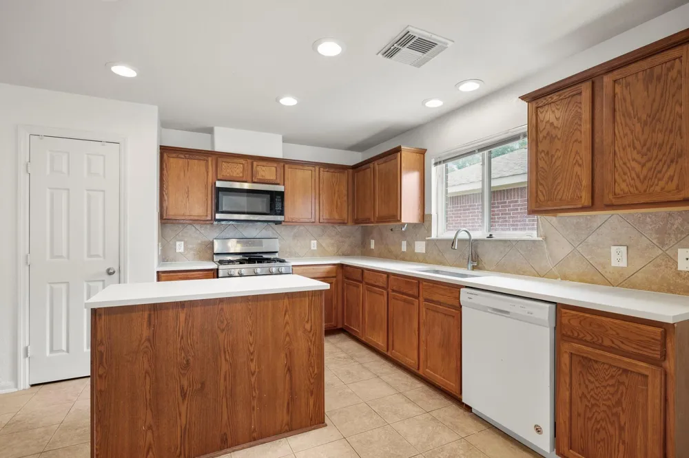 3211 Falcon Trail Drive Spring, TX 77373