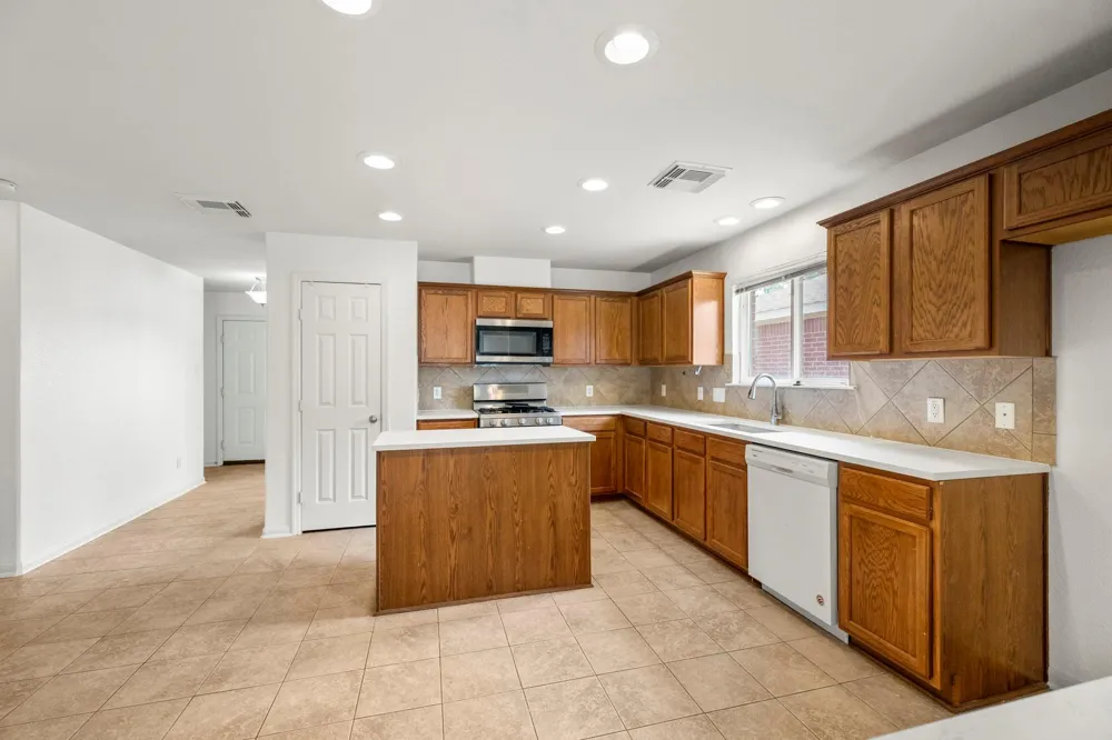 3211 Falcon Trail Drive Spring, TX 77373