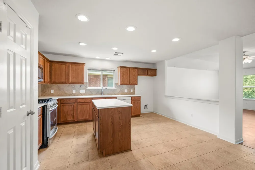 3211 Falcon Trail Drive Spring, TX 77373