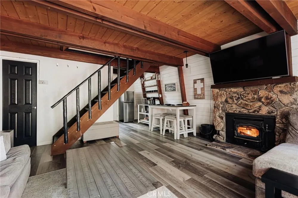 396 Kern Avenue Sugarloaf, CA 92386