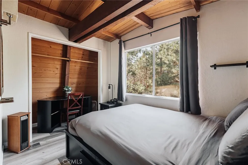 396 Kern Avenue Sugarloaf, CA 92386