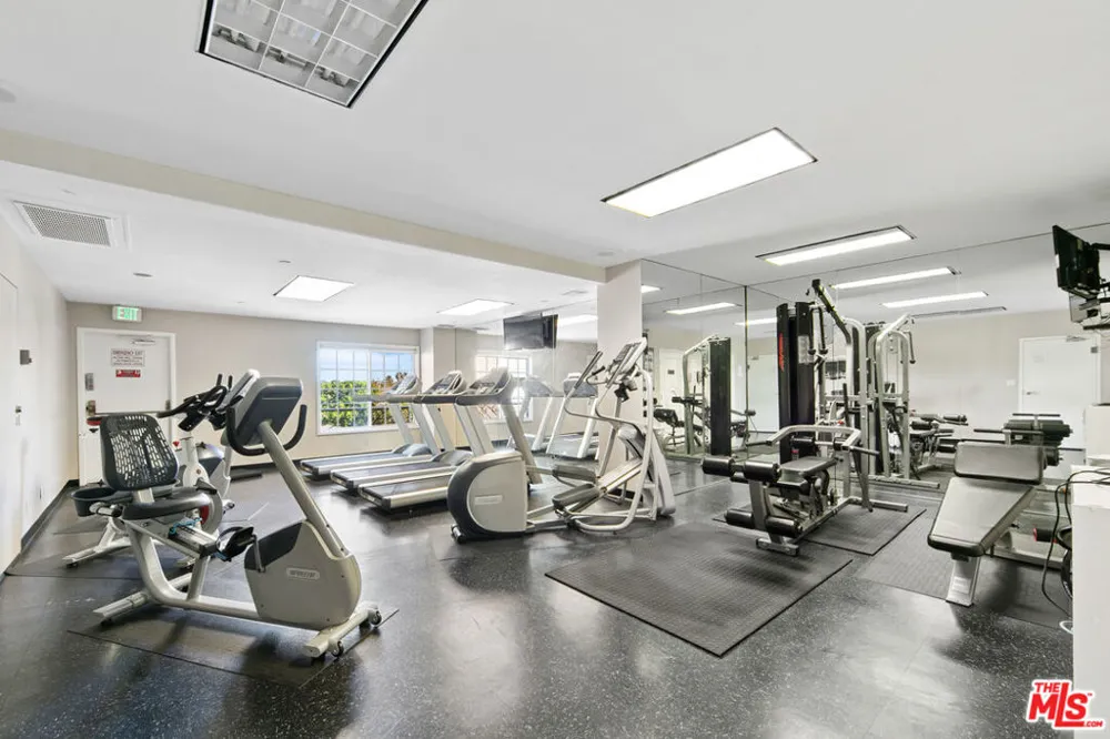 10390 WILSHIRE BOULEVARD #1805 Los Angeles, CA 90024