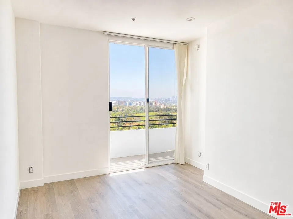 10390 WILSHIRE BOULEVARD #1805 Los Angeles, CA 90024