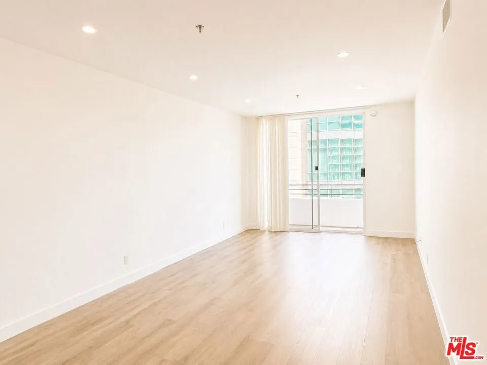 10390 WILSHIRE BOULEVARD #1805 Los Angeles, CA 90024