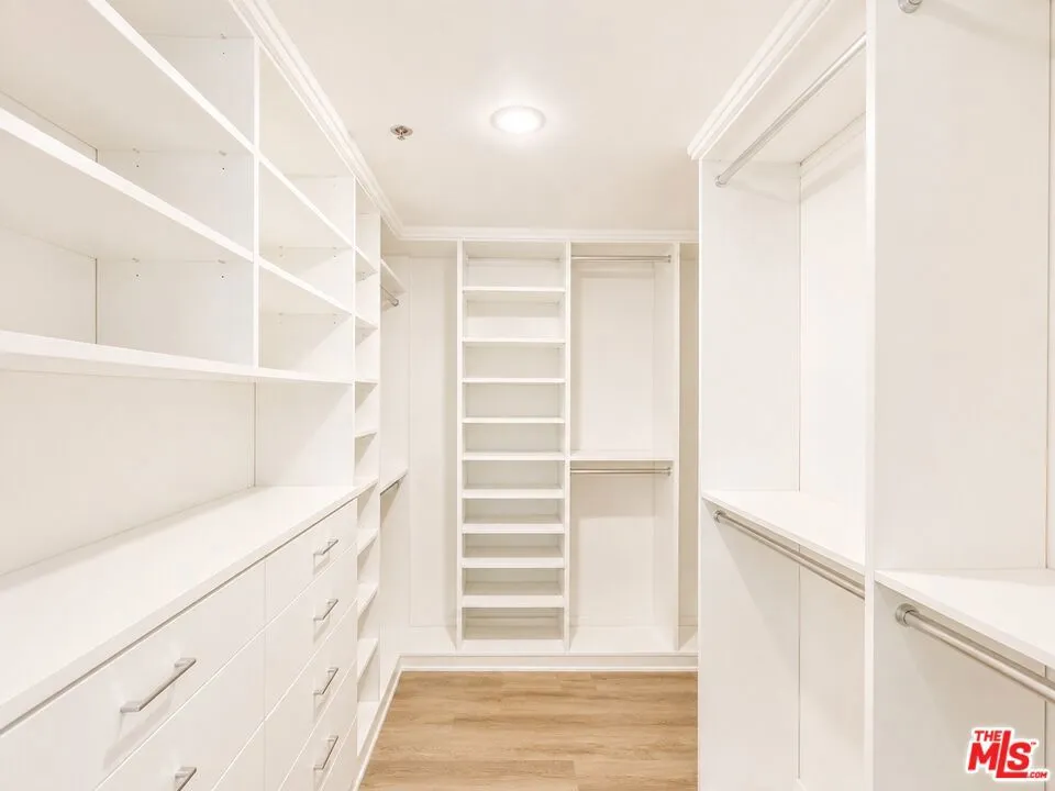 10390 WILSHIRE BOULEVARD #1805 Los Angeles, CA 90024