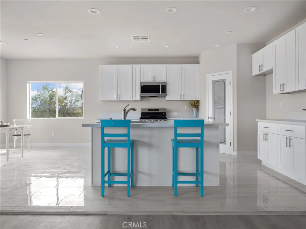 8411 Buckthorn Hesperia, CA 92345