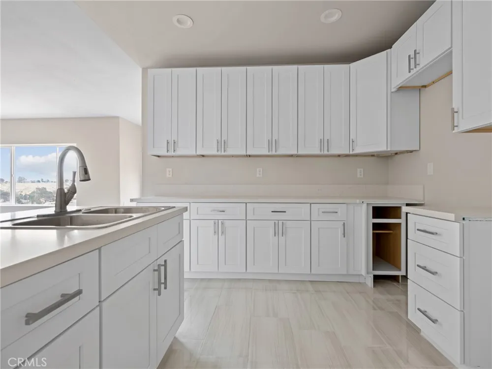 8411 Buckthorn Hesperia, CA 92345