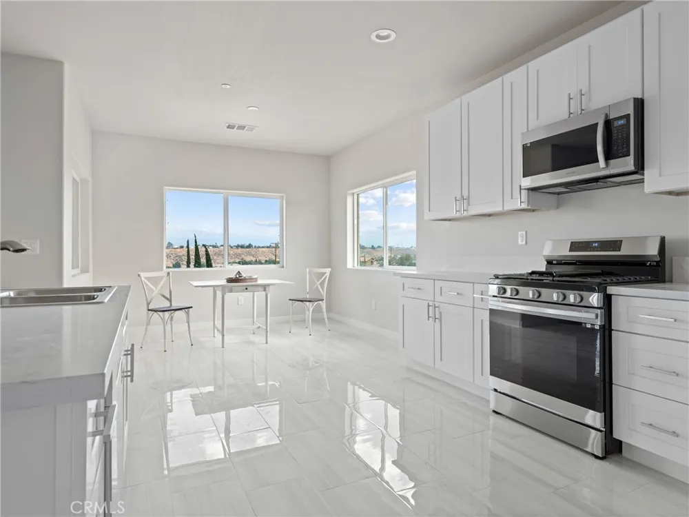 8411 Buckthorn Hesperia, CA 92345