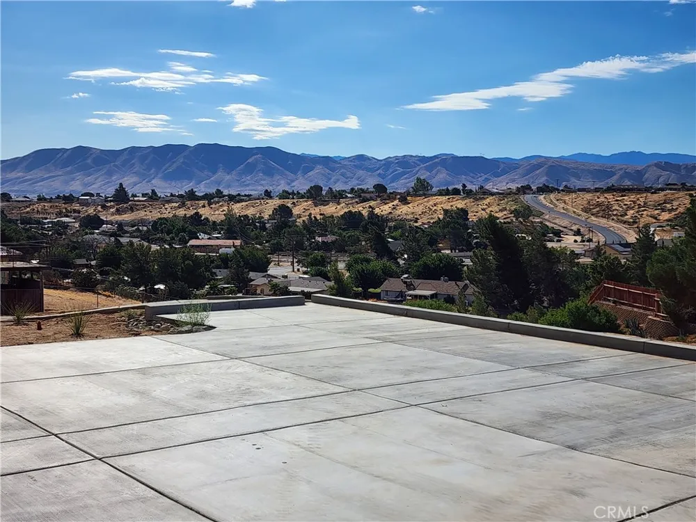 8411 Buckthorn Hesperia, CA 92345