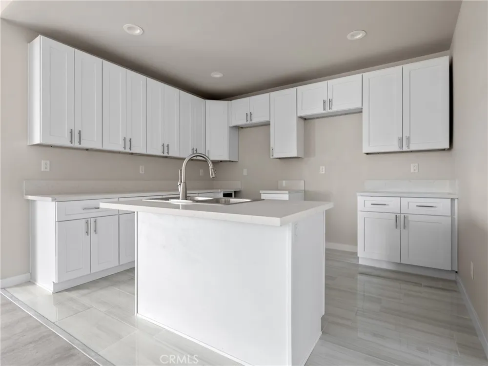 8411 Buckthorn Hesperia, CA 92345