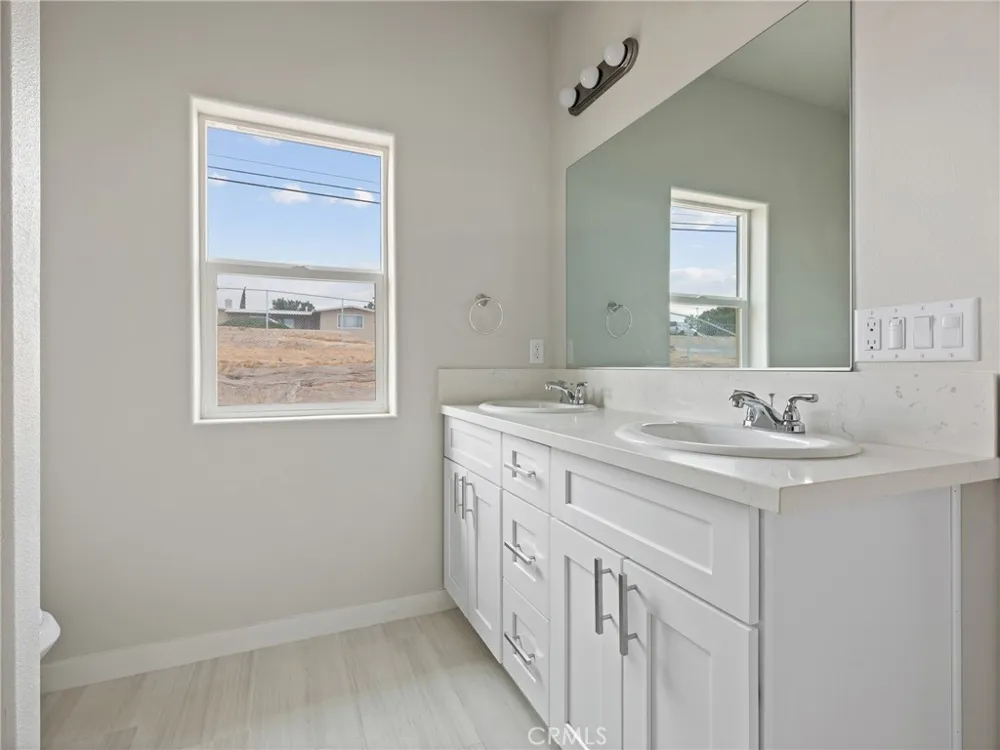 8411 Buckthorn Hesperia, CA 92345