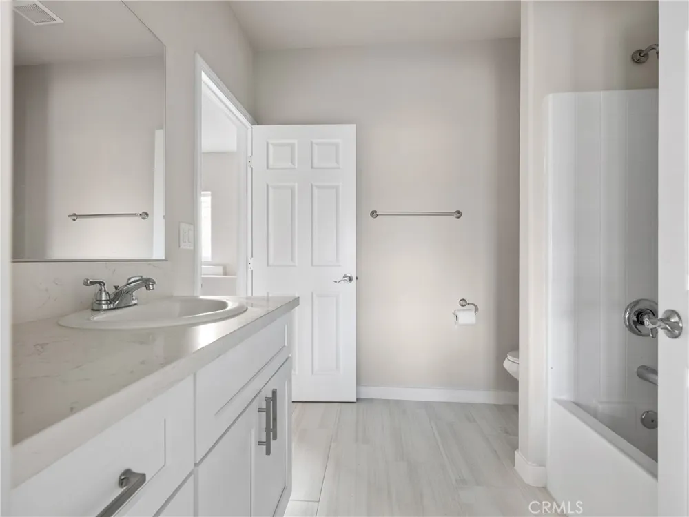 8411 Buckthorn Hesperia, CA 92345