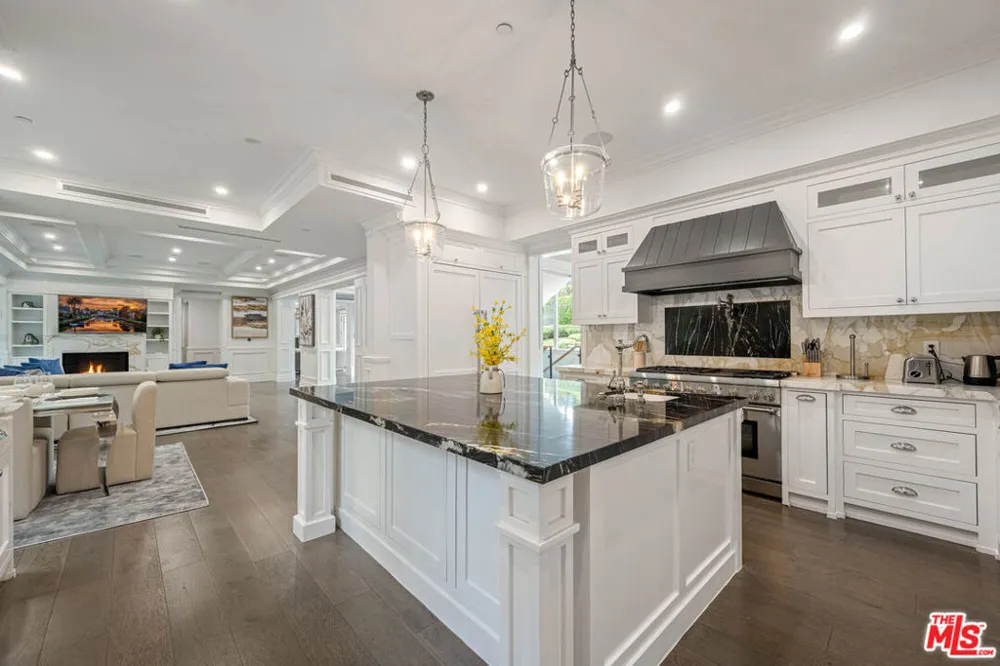 126 Canyon View Drive Los Angeles, CA 90049
