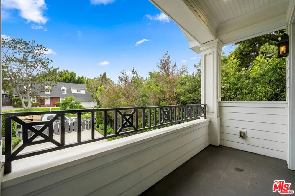 126 Canyon View Drive Los Angeles, CA 90049