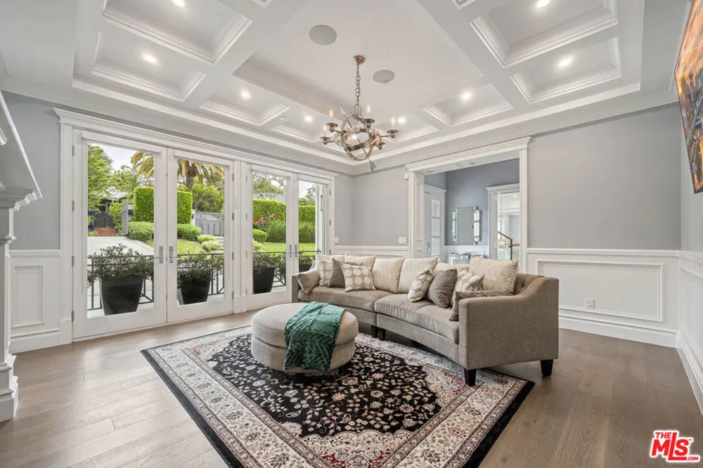 126 Canyon View Drive Los Angeles, CA 90049