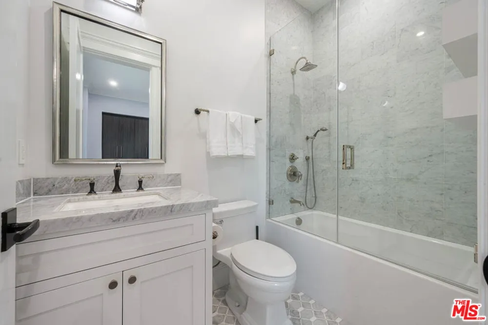 126 Canyon View Drive Los Angeles, CA 90049