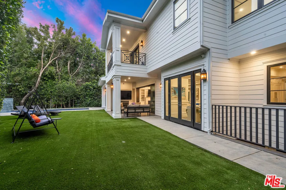 126 Canyon View Drive Los Angeles, CA 90049