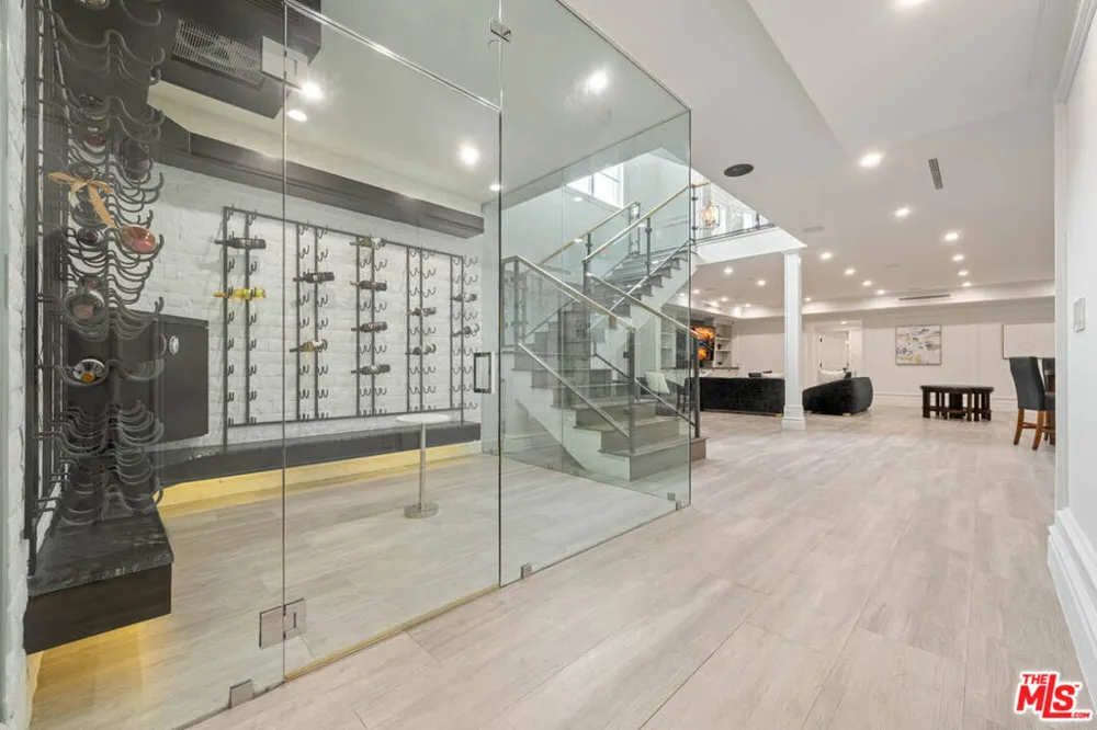 126 Canyon View Drive Los Angeles, CA 90049