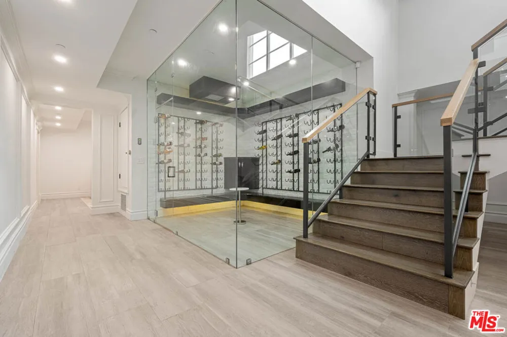 126 Canyon View Drive Los Angeles, CA 90049