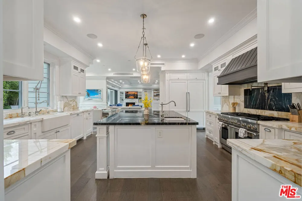 126 Canyon View Drive Los Angeles, CA 90049