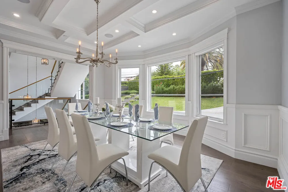 126 Canyon View Drive Los Angeles, CA 90049