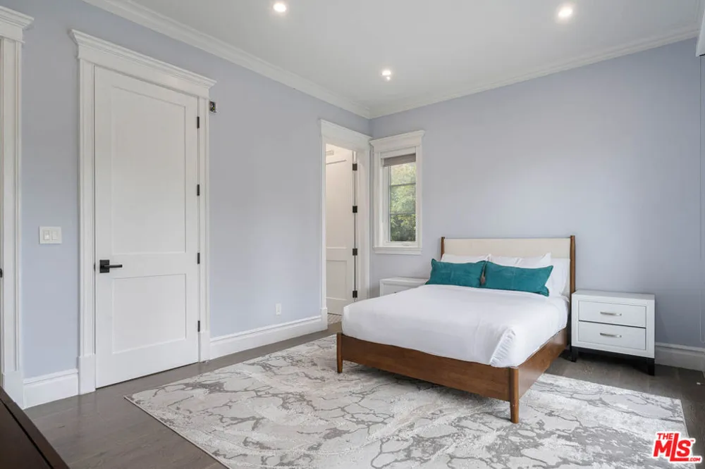 126 Canyon View Drive Los Angeles, CA 90049