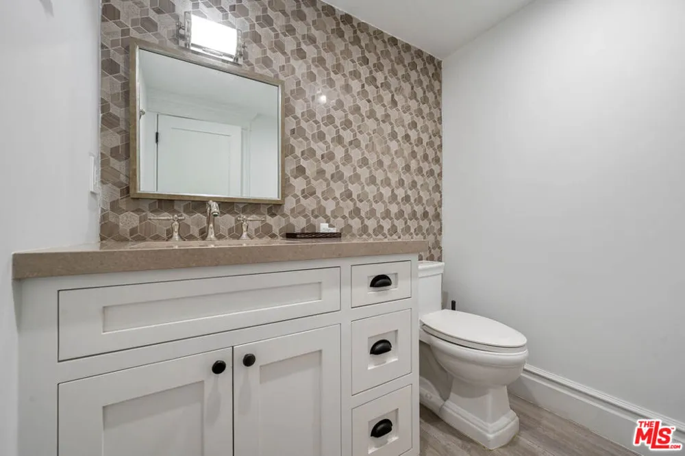 126 Canyon View Drive Los Angeles, CA 90049