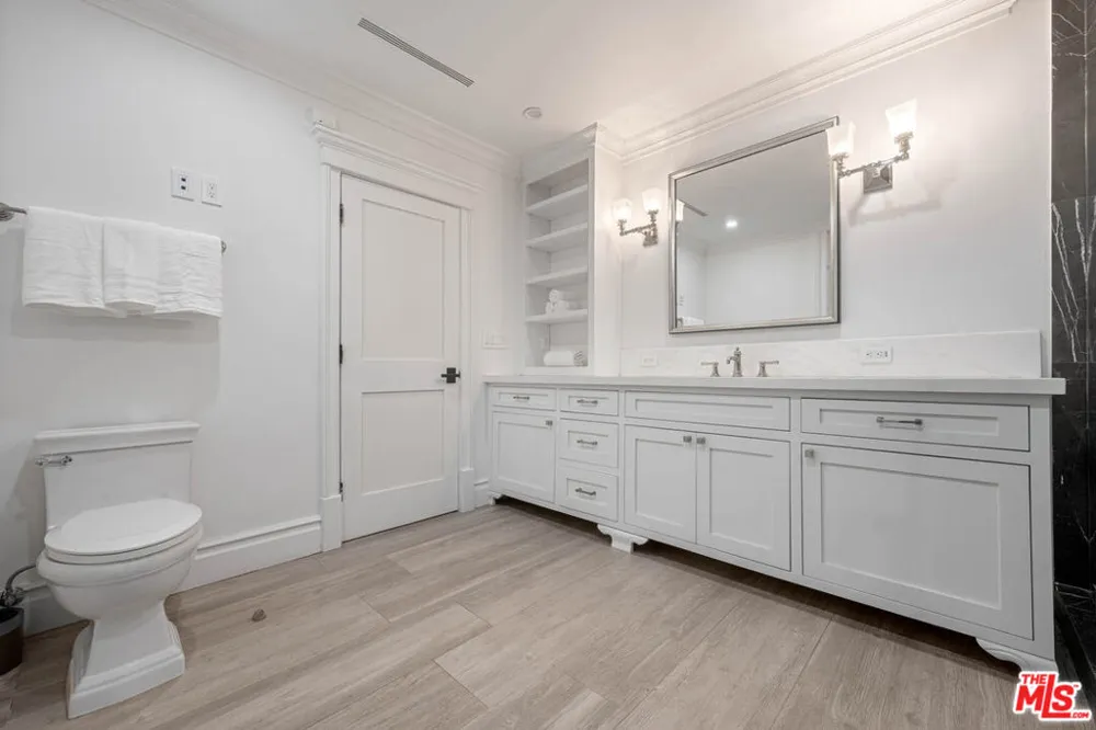 126 Canyon View Drive Los Angeles, CA 90049