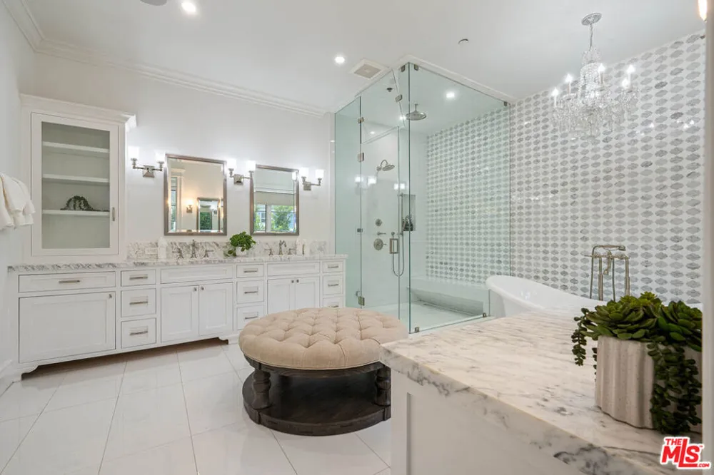 126 Canyon View Drive Los Angeles, CA 90049